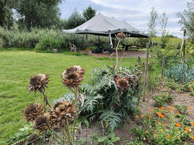 2025 deeltuin met legertent