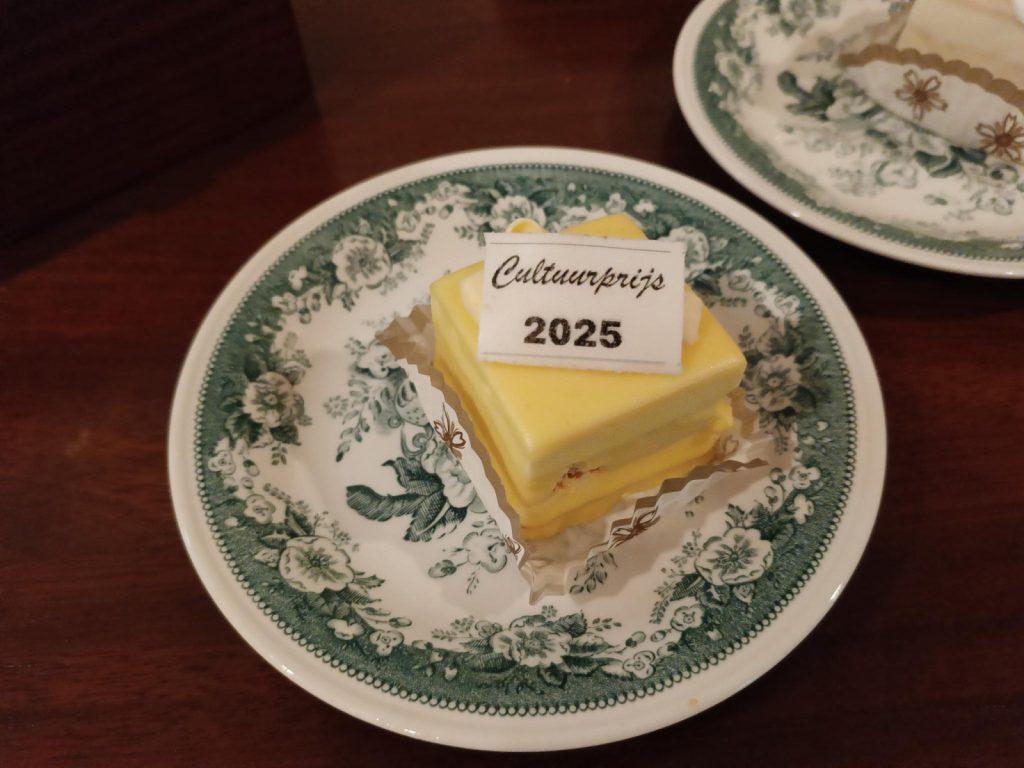 ef754875 b714 4798 84e5 7d93ae4c83a5